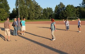 Parties de petanque au soleil