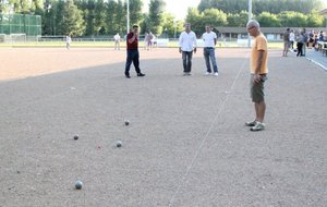 Parties de petanque à l'ombre