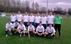 seniors1 et leurs nouveaux maillots.jpg